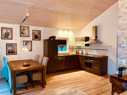 Kuchyň nebo kuchyňský kout v ubytování Casa al Bosco Ferienhaus am Wald