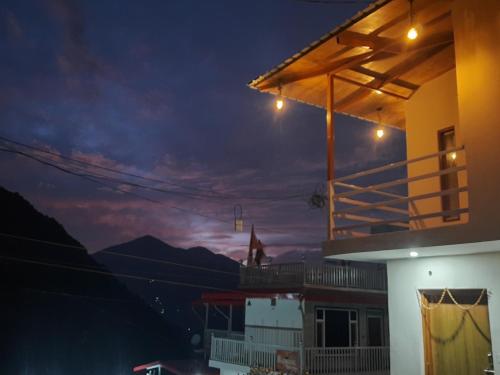 Fotografie z fotogalerie ubytování shri Chandra homestay kainchidham v destinaci Nainital