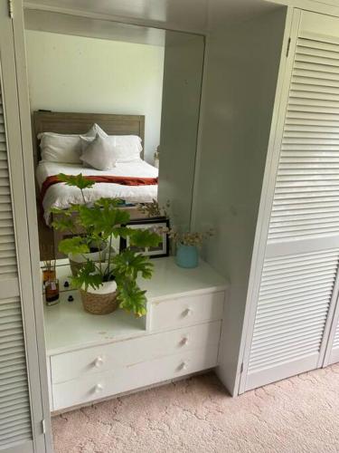 Postel nebo postele na pokoji v ubytování Small affordable home