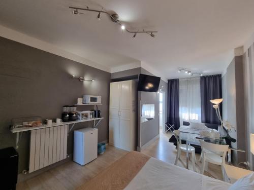 Kuchyň nebo kuchyňský kout v ubytování B&B Pescara Centro Luxury Suite