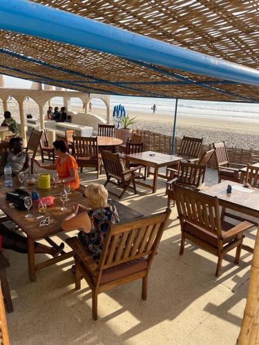 Gallery image of HOTEL DU BAR DE LA MER CAP SKIRRiNG in Kabrousse
