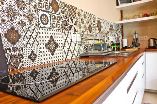Η κουζίνα ή μικρή κουζίνα στο Villa Merdu Ubud