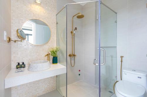 Ένα μπάνιο στο The Palm Villa 11 DaLat - 6 bedrooms - Pine Hill View