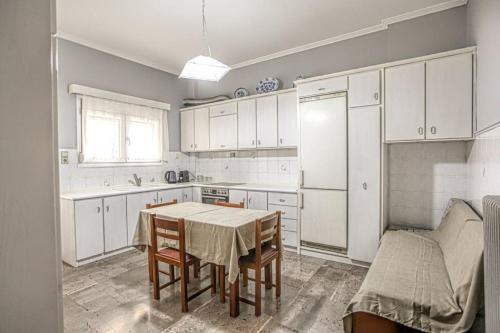 Nicolas Home