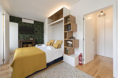 S. Bento Downtown Apt