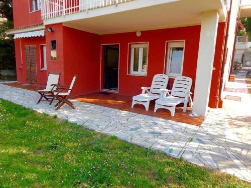 Bilocale con giardino a Sirolo - S104
