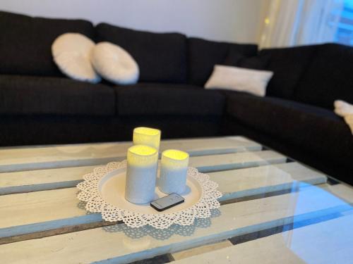 Ein Sitzbereich in der Unterkunft Tilava kaksio- Keskusta- Autopaikka