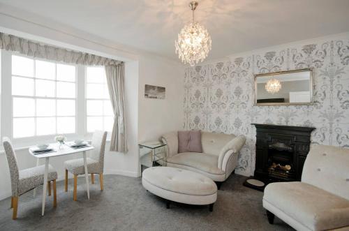 Seaview Regency Apartment With Private Parking photo 12