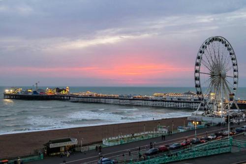 Seaview Regency Apartment With Private Parking photo 13