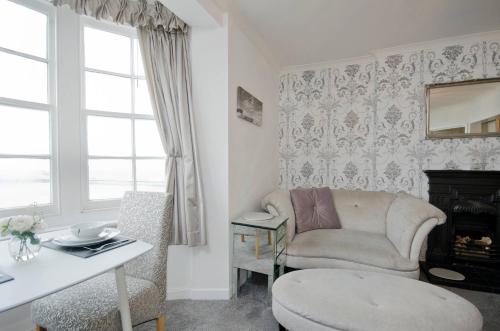 Seaview Regency Apartment With Private Parking photo 15