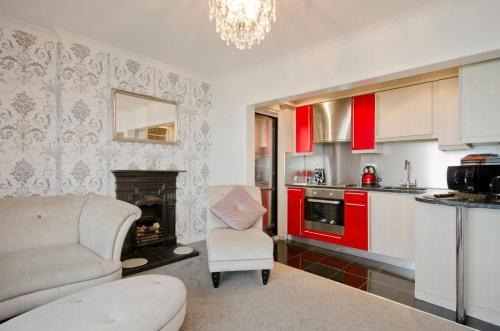 Seaview Regency Apartment With Private Parking photo 5