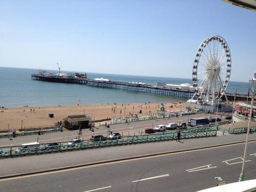 Seaview Regency Apartment With Private Parking photo 26