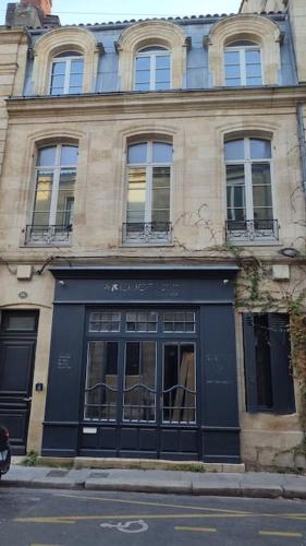 Apartment in the heart of the Chartrons