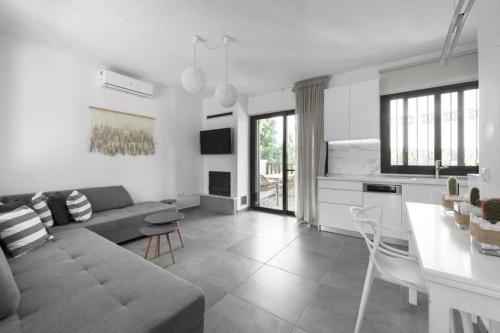A seating area at Elani Cactus House