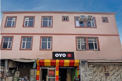 Gallery image of OYO Flagship HOTEL RAJENDRA PALACE in Kānpur