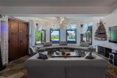 Fotografie z fotogalerie ubytování Efharis Beachfront Villa v destinaci Platamonas