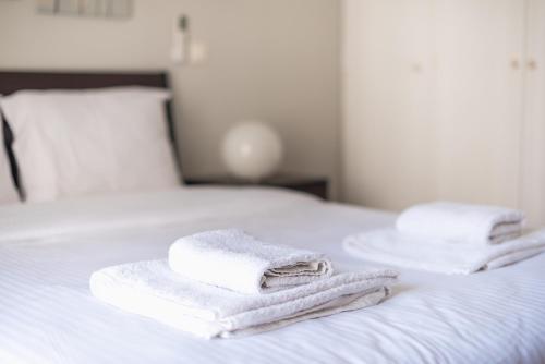 Pame Rentals - Entire Apartment with Free Parking