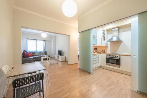 Pame Rentals - Entire Apartment with Free Parking