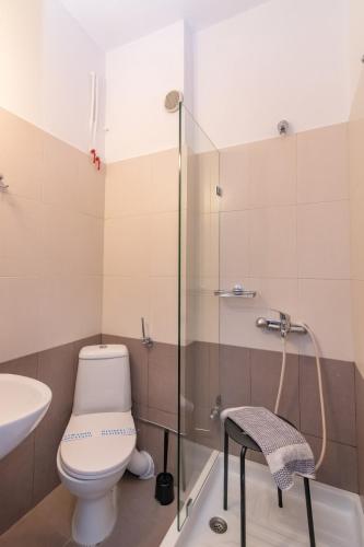 Bilik mandi di Agali bay hotel