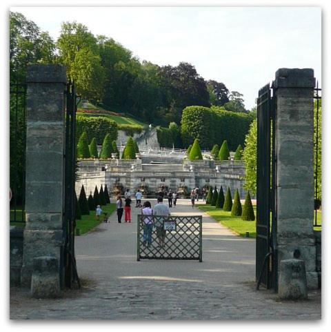 Photo de la galerie de l'établissement Grand Appartement proche Paris, à Sèvres