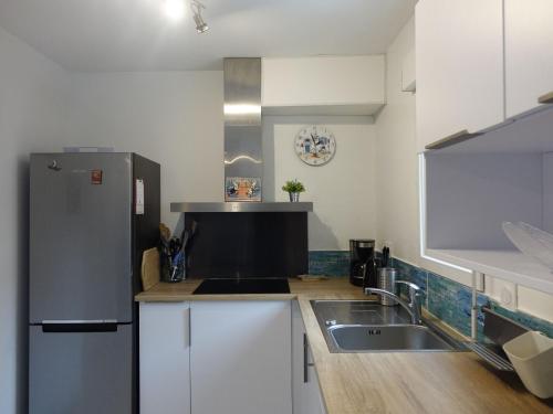 Photo de la galerie de l'établissement Maison de charme proche plage à Sarzeau, 6 pers, terrasse et jardin - FR-1-639-102, à Sarzeau