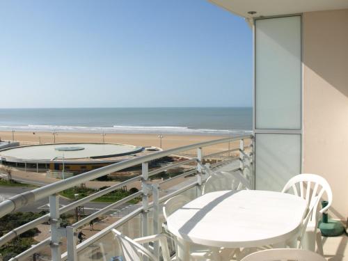 Bel appartement rénové à 50m de la plage pour 6 personnes, balcon, parking - FR-1-323-308