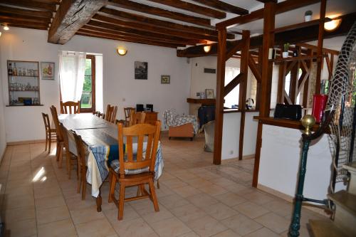 Φωτογραφία από το άλμπουμ του Gîte Osteis de 4 à 15 personnes au bord de l'Yonne σε Vincelottes