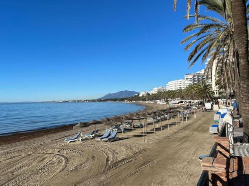 Marbella Center 6-8 Persons-beach at 100m -Parking