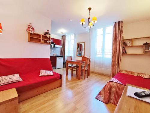 Posezení v ubytování Le Bouquetin, Studio, centre Luchon, wifi, casier à skis, ascenseur, 3 personnes