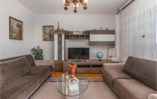 2 Bedroom Nice Apartment In Novi Vinodolski
