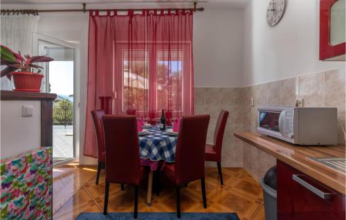 2 Bedroom Nice Apartment In Novi Vinodolski