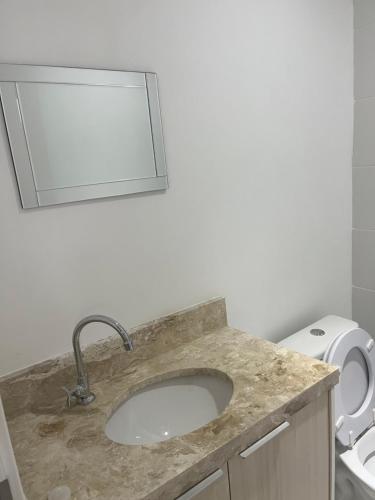 Vonios kambarys apgyvendinimo įstaigoje Apartamento no Morumbi