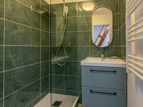 Charmant studio à Val-d'Isère avec balcon Sud/Ouest, proche commodités, navette gratuite