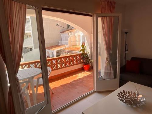 Lindo apartamento con vistas al puerto Mistral