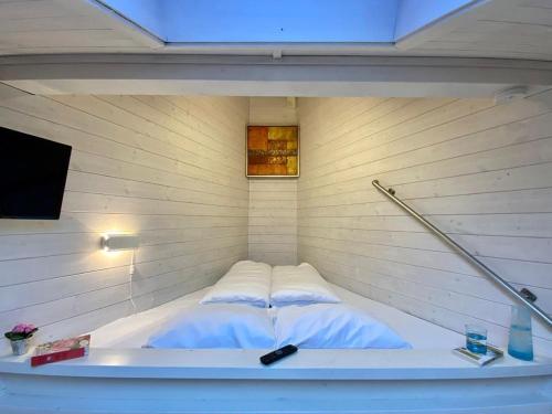 Postel nebo postele na pokoji v ubytování Sarpsborg Apartments - Utne Camping