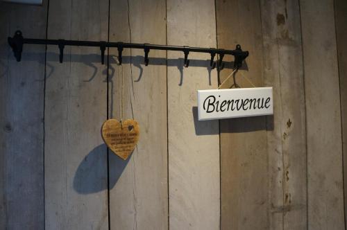 Terrasse De Malmedy, triplex 243 في مالميدي: قلب خشبي وعلامة على الجدار