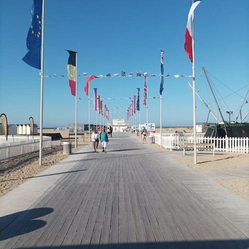 Photo de la galerie de l'établissement superbe appartement en bord de mer, à Ouistreham