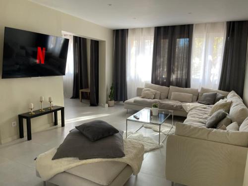 Ruang duduk di Beach side apartment - Port-de-Bouc - logement entier