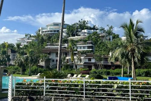 Kolam renang di atau dekat dengan Bonita Village Beachfront Apartment with Pool and Screened Balcony