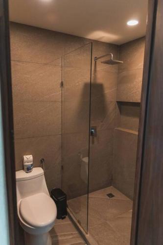 Bilik mandi di Breathtaking Ocean Vista Penthouse in Holbox at Yumbalam