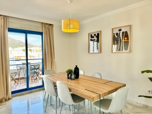 Seaside Oasis with Mountain Views - EaW Homes