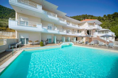 Gallery image of Sunny Hotel Thassos in Chrysi Ammoudia