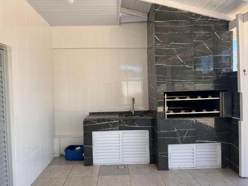 Una cocina o cocineta en Casa de Praia