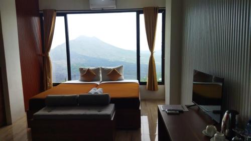 Vispārējs skats uz kalnu vai skats uz kalnu no viesnīcas