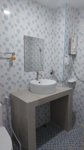 Ванная комната в ลิตเติ้ลโฮม ที่พักเพชรบุรี