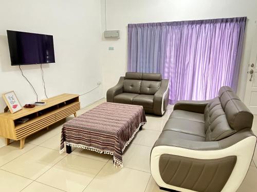 Televisyen dan/atau pusat hiburan di Cameron Double Story @ Golden Hill