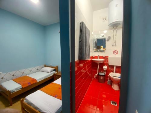 O baie la RENT ROOM -RENI -