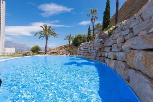 Luxurious 2BR Sea Panoramic View Pool Gym