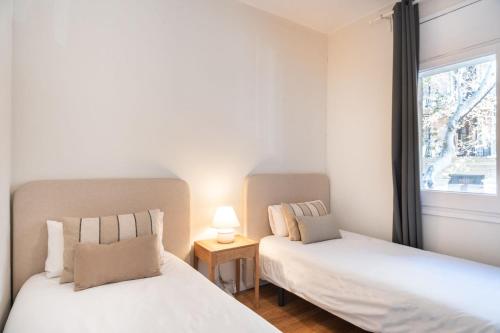Sagrada Familia 2 min away, Spacious 3BR, Barcelona