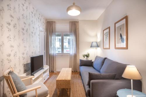 Sagrada Familia 2 min away, Spacious 3BR, Barcelona